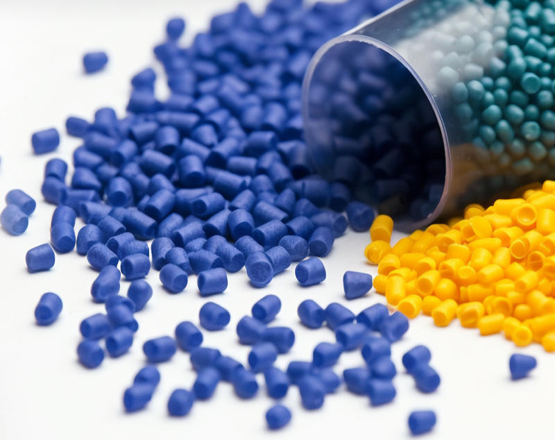 Aké faktory by sa mali zvážiť pri výbere plnív pre materiály TPE?